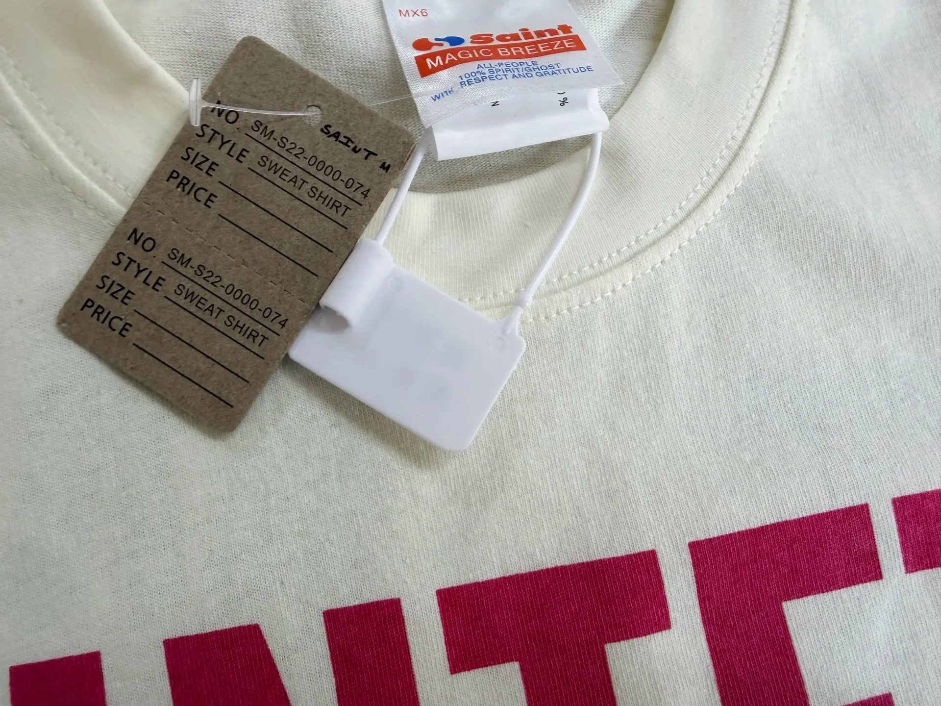 ❥8032#P116 Saint Mxxxxxx short-sleeved T-shirt, made of soft cotton fabric, comfortable and breathable. "SAINT FTM" is printed on the front. It has a full street feel and a loose fit. It is suitable for daily casual or street wear. Size: (S-M-L-XL) Color: Beige